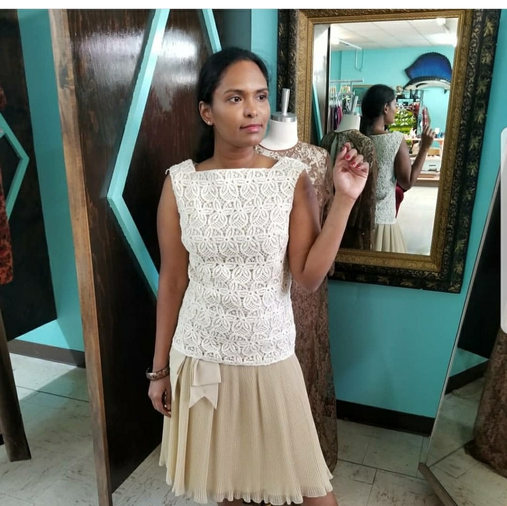 Vintage 1970s skirt dress